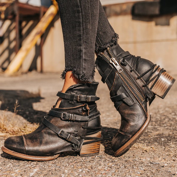 FREEBIRD | WOMEN'S CRUE-BLACK DISTRESSED