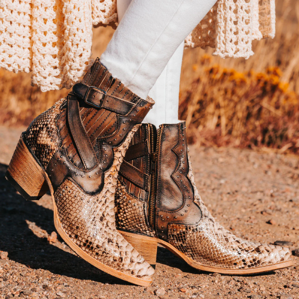 FREEBIRD | WOMEN'S MORGAN-BLACK/WHITE PYTHON